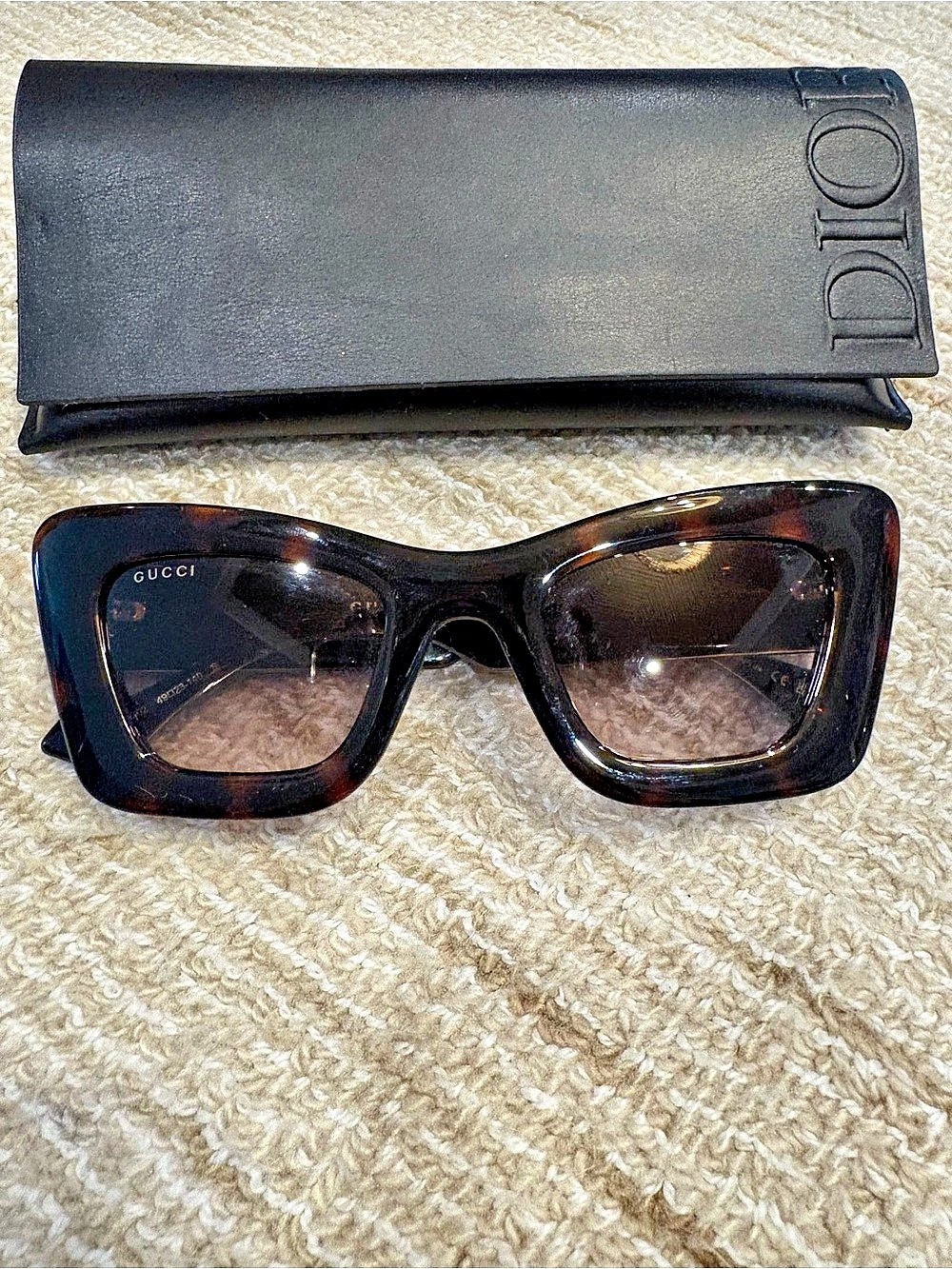 Gucci GG1552S Cat-Eye Sunglasses Tortoiseshell Sunglasses